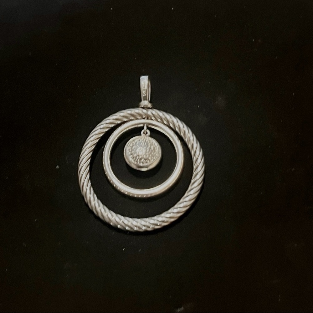 David Yurman silver pendant with black diamonds - Picture 2 of 3